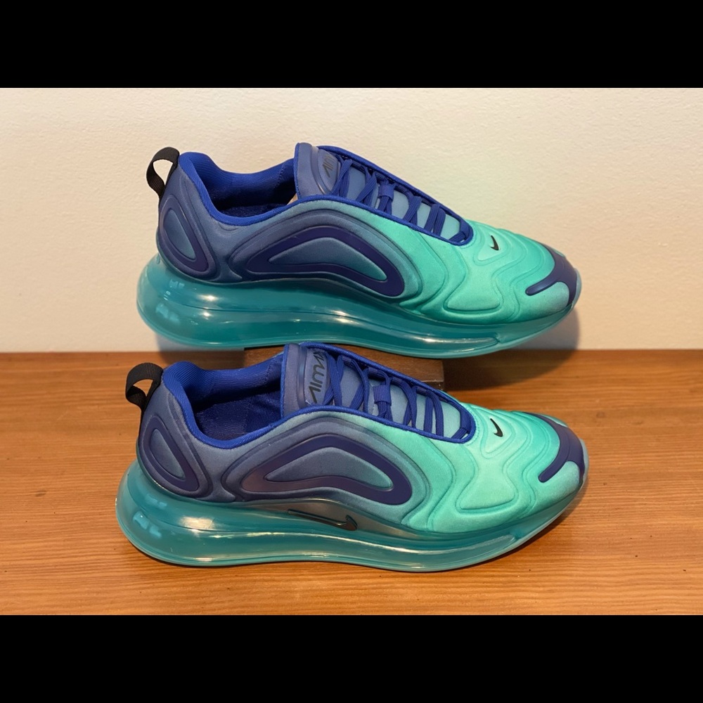 Nike Women’s Air Max 720